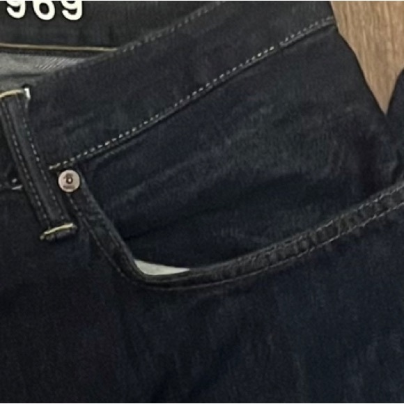 GAP 1969 Standard Taper Fit Jeans - Picture 6 of 9